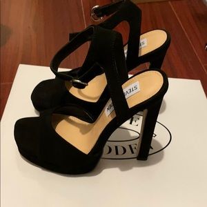 Steve Madden Luv Black suede heels